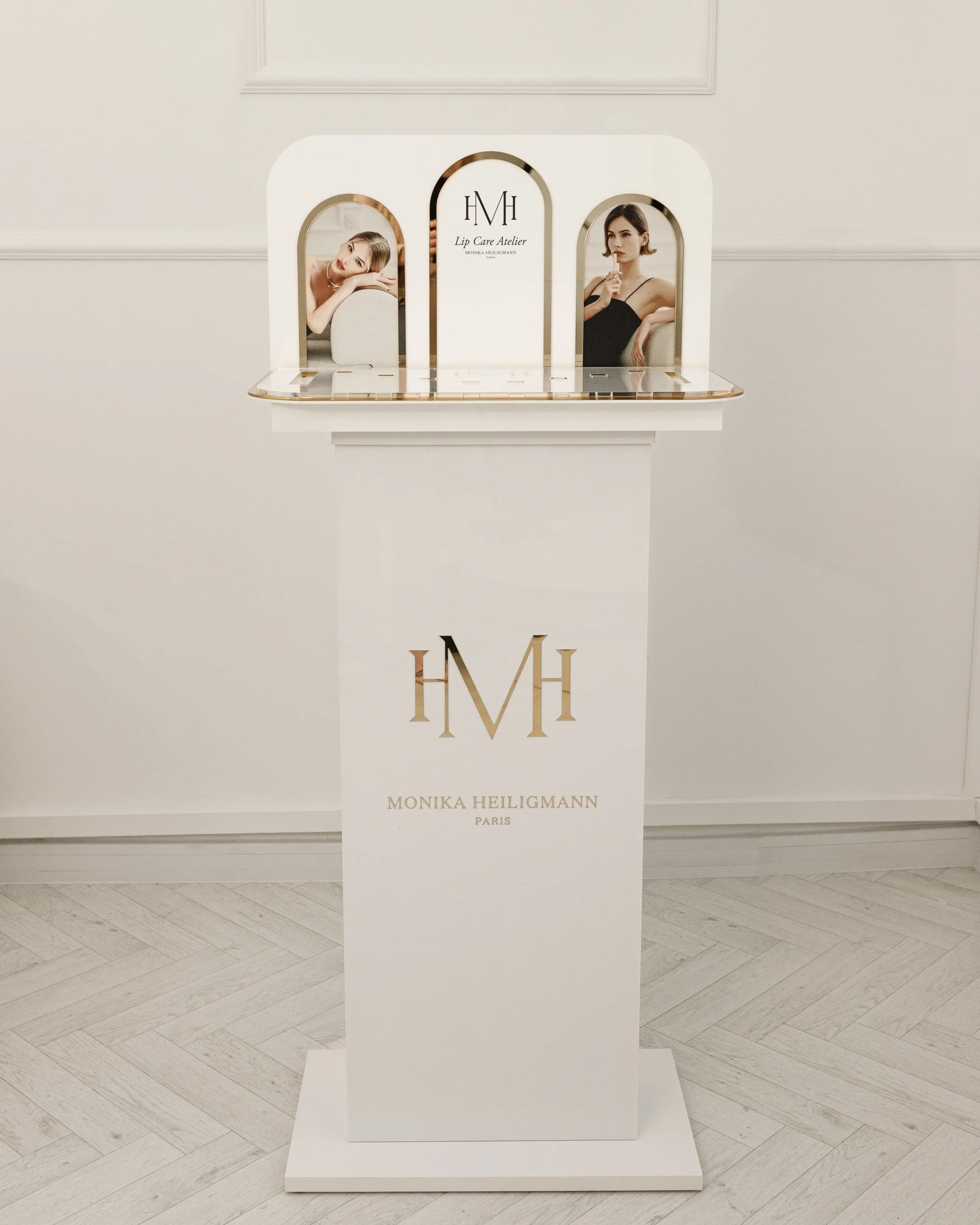 Column + White Product Display - Monika Heiligmann Paris